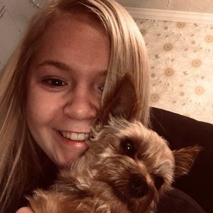 Meet your Posher, Kenzie